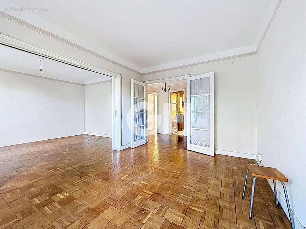 Proximité nation : 3 pièces traversant avec balcon et vue dégagée - photo 3