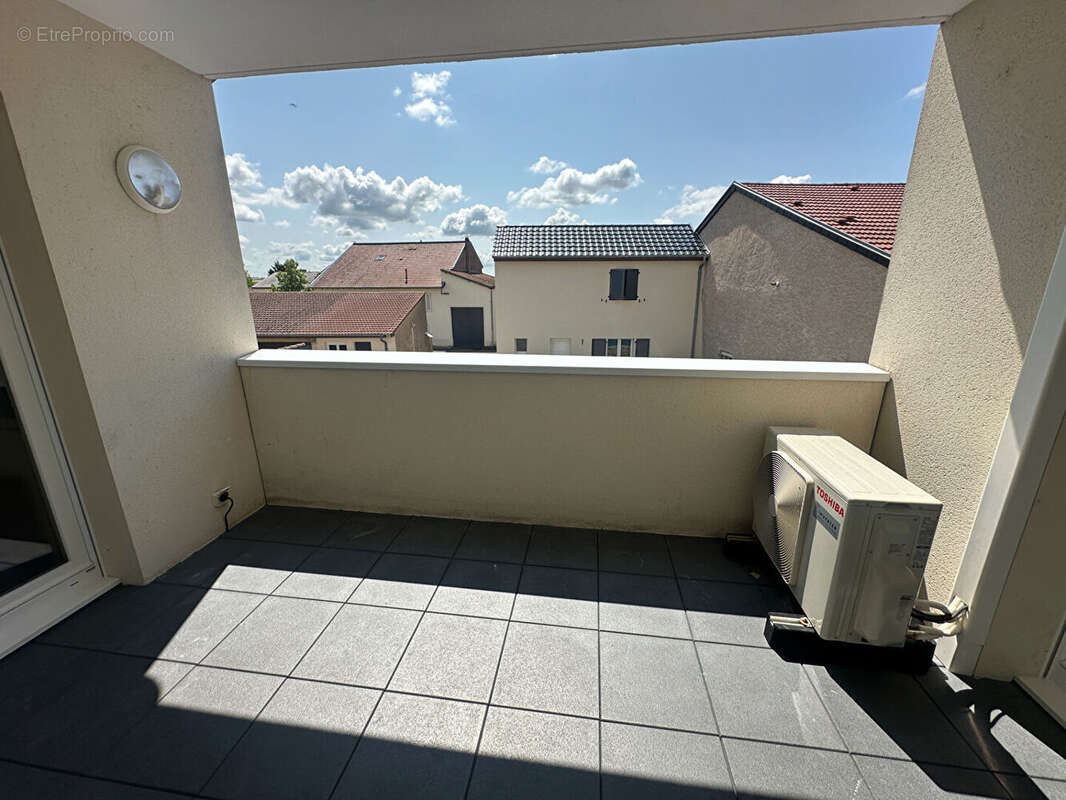 Appartement à COURCELLES-SUR-NIED