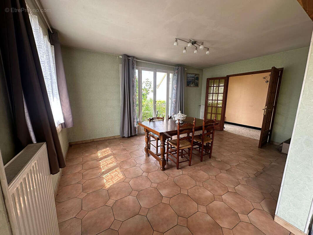 Serris  - Le charme d'une maison familiale au coeur du vieux bourg - photo 5