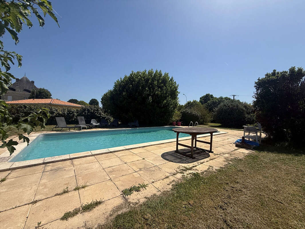 Maison à LUGON-ET-L'ILE-DU-CARNAY
