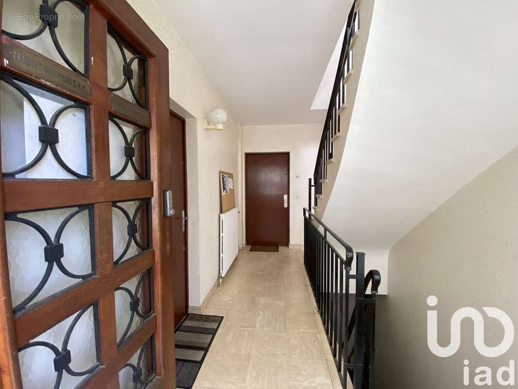 Photo 5 - Appartement à BURES-SUR-YVETTE