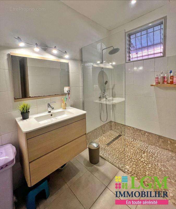 Maison à REMIRE-MONTJOLY