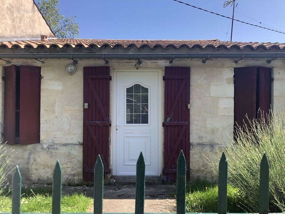 MAISON EN PIERRE 2 CHAMBRES JARDIN PUITS - Maison à SAINT-LAURENT-MEDOC
