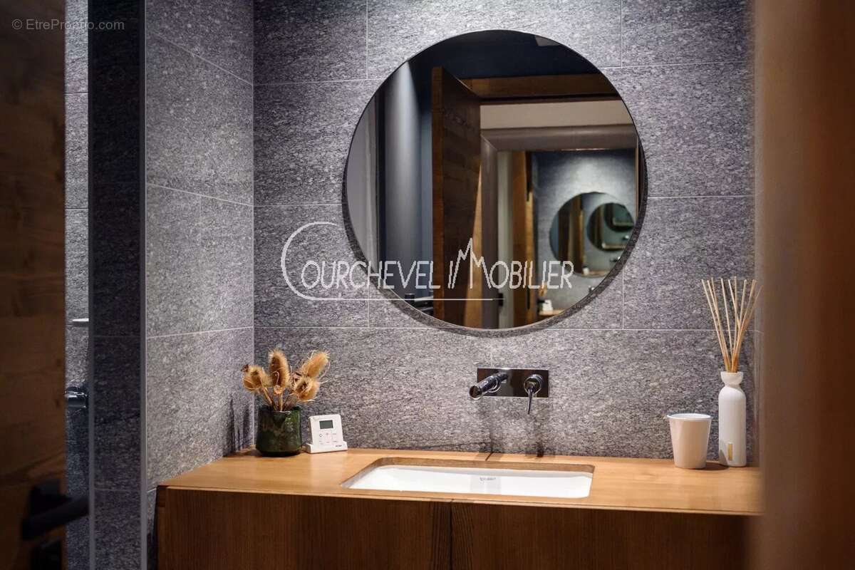 Maison à LES ALLUES