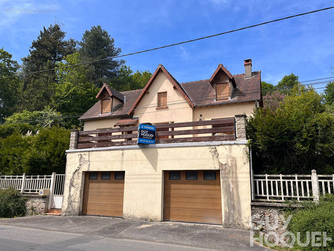Maison à MONTIGNY-LE-GANNELON