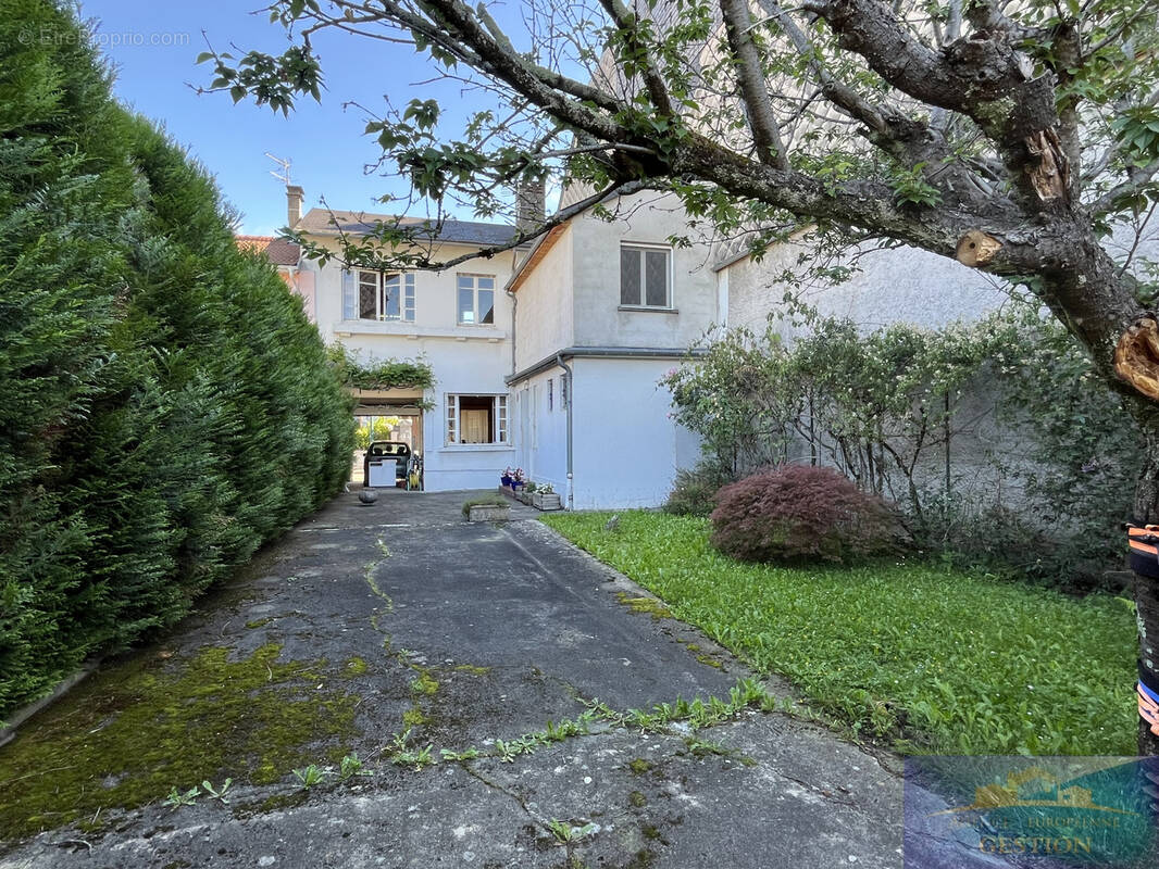 Maison à LOURDES