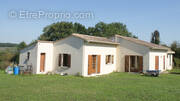 Maison à BONNEVILLE-ET-SAINT-AVIT-DE-FUMADIERES