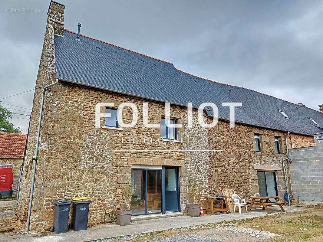 Maison à BAZOUGES-LA-PEROUSE