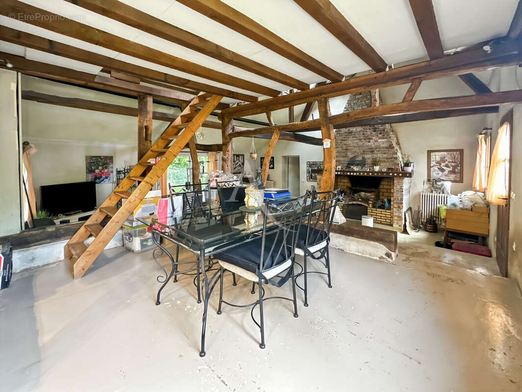 Maison à ETREPAGNY