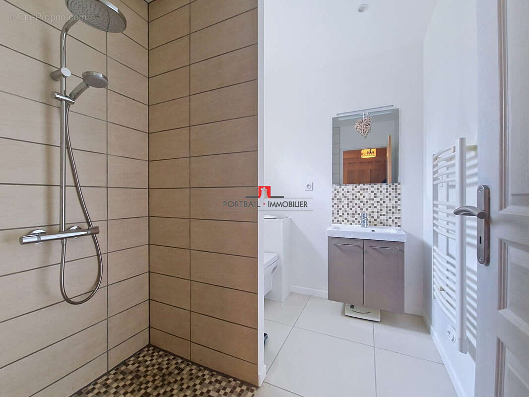 Maison 143 m² à Saint-Andre-De-Cubzac  - photo 7
