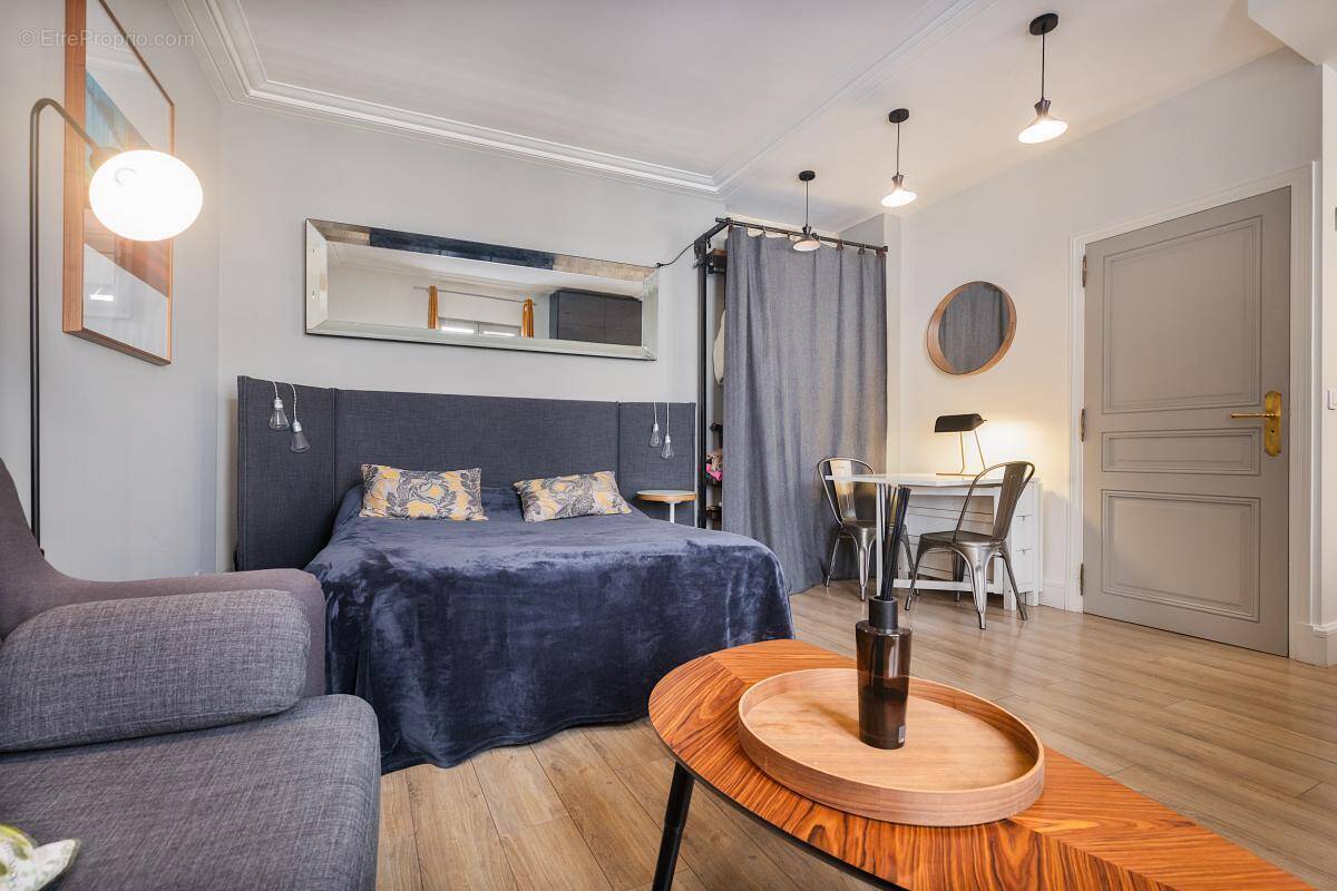 Appartement à PARIS-8E