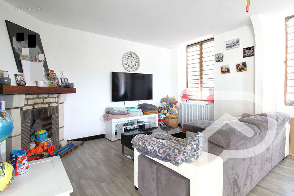 Maison à ESTREES-SAINT-DENIS