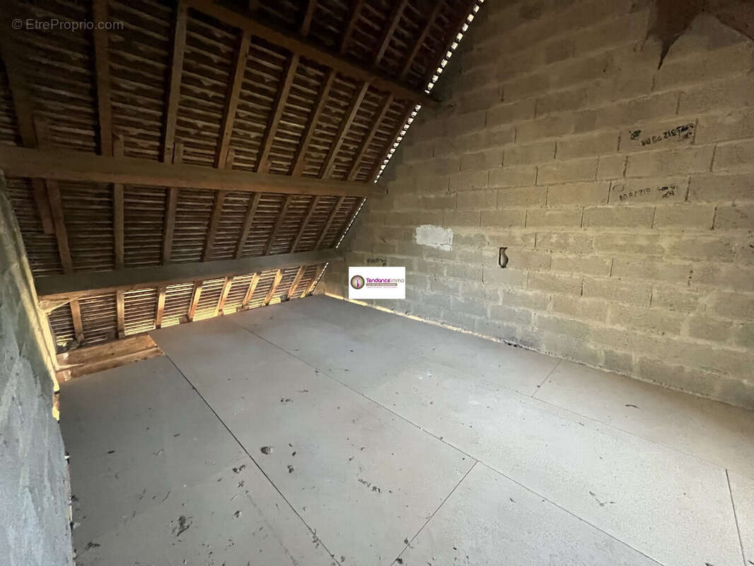 Maison à LE MELE-SUR-SARTHE