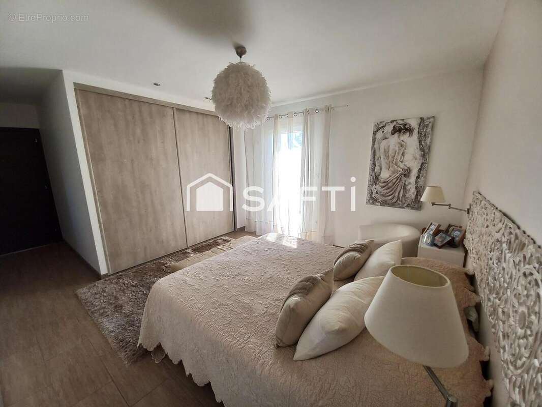Maison 205 m² à Ollieres  - photo 9