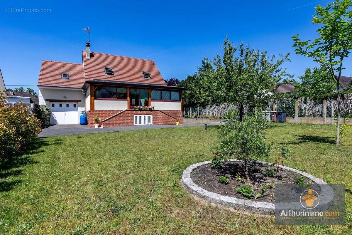 Maison à TRACY-LE-VAL