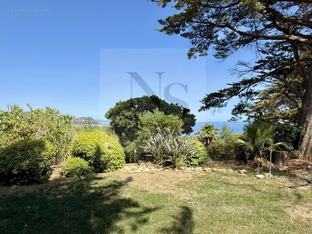 Maison à THEOULE-SUR-MER