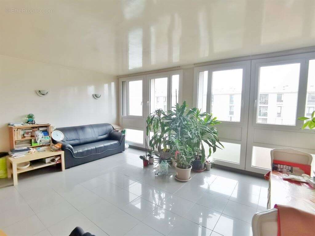 Appartement à PARIS-20E