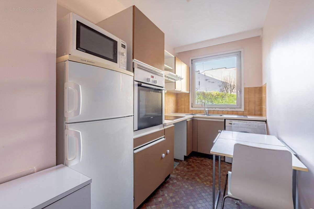Appartement à PARIS-14E