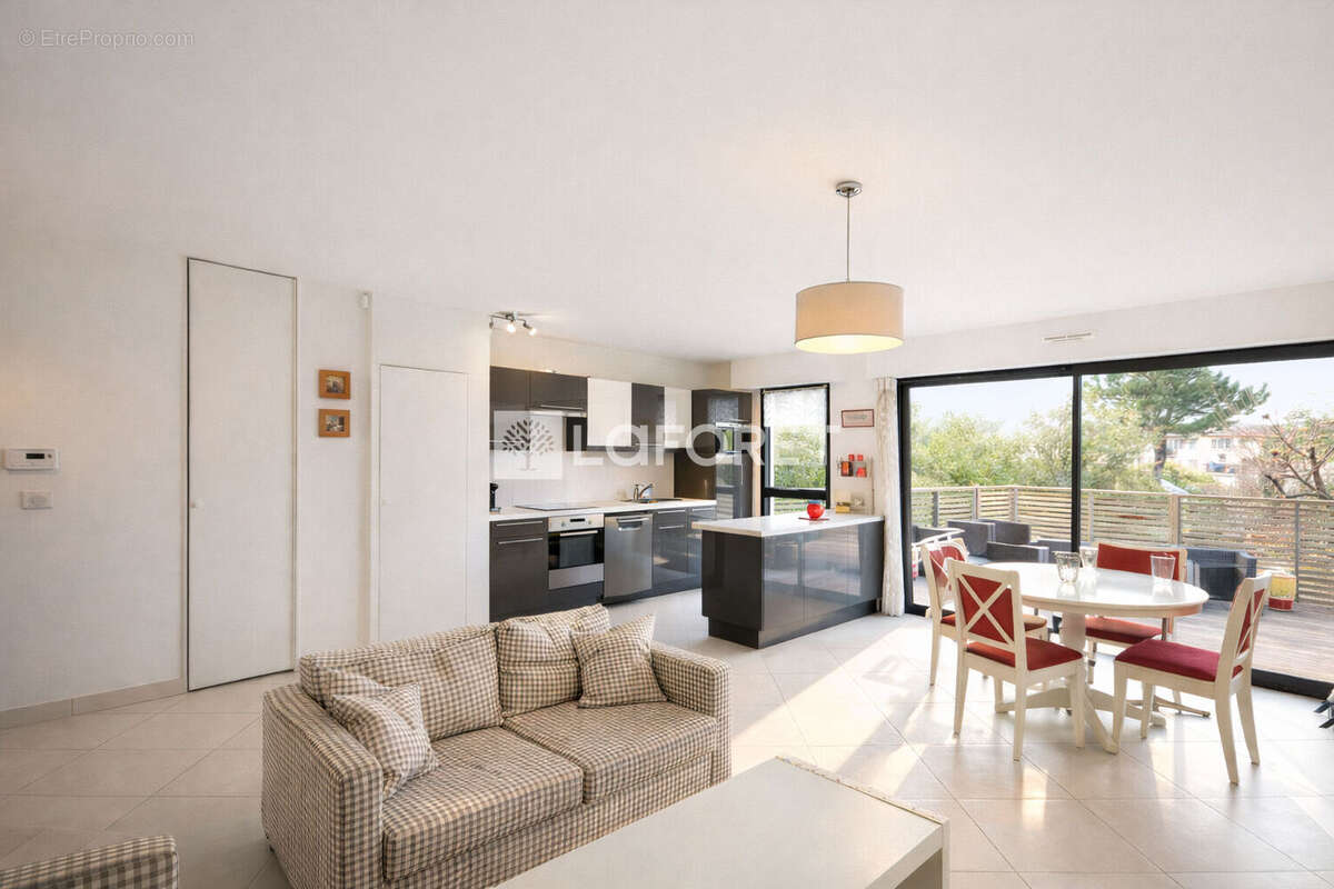 Appartement à VALBONNE
