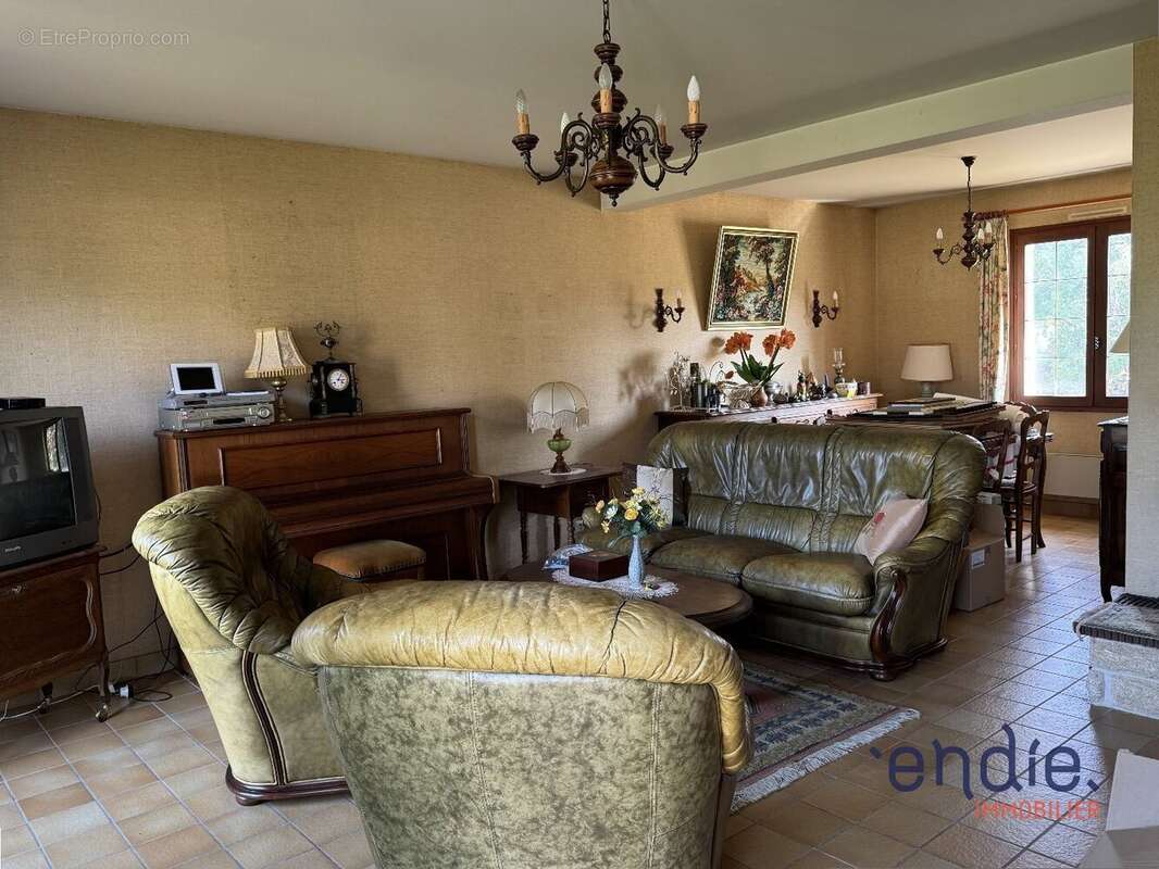 Maison à LA GUERCHE-SUR-L'AUBOIS