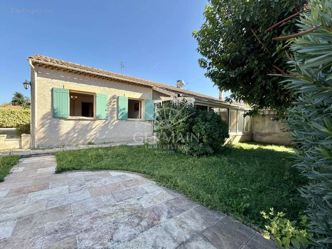 Maison à L'ISLE-SUR-LA-SORGUE