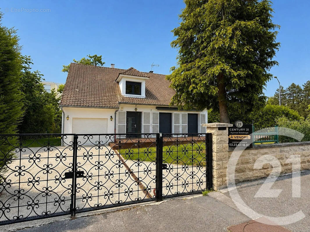 Maison à SAINT-QUENTIN