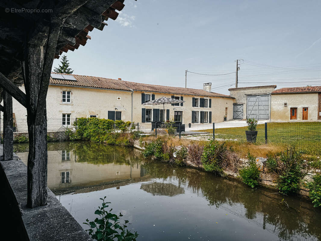Maison à CHALLIGNAC
