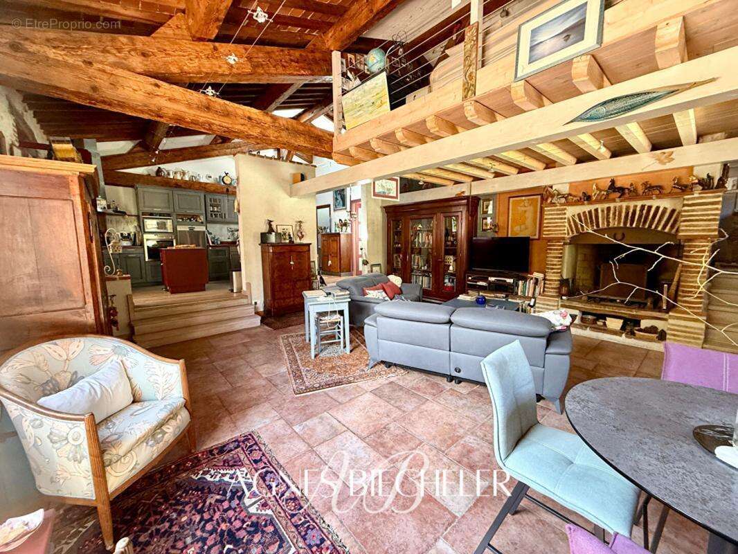 Maison à MONTESQUIEU-DES-ALBERES