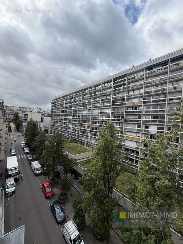 Appartement à PARIS-18E