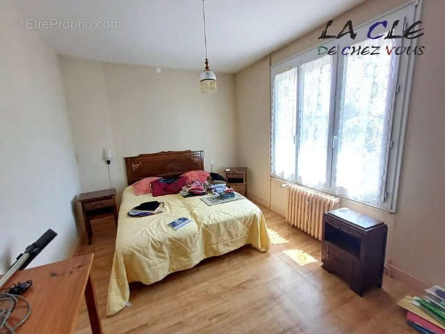 Maison à COULONGES-SUR-L'AUTIZE