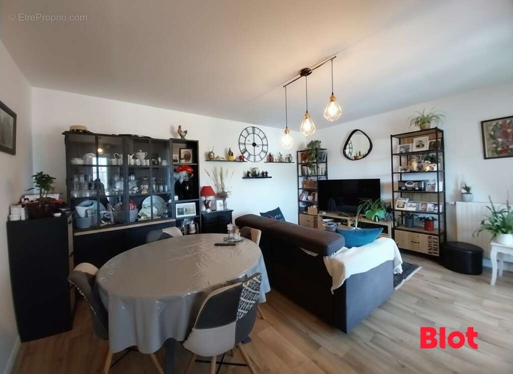 Appartement 45 m² à Saint-Meloir-Des-Ondes  - photo 4