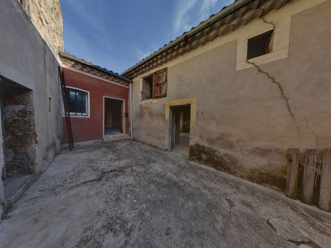 Maison à SAINT-FORTUNAT-SUR-EYRIEUX