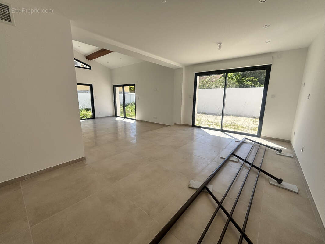 Appartement à CARRY-LE-ROUET