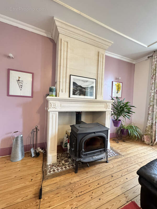 Maison à BARBEZIEUX-SAINT-HILAIRE