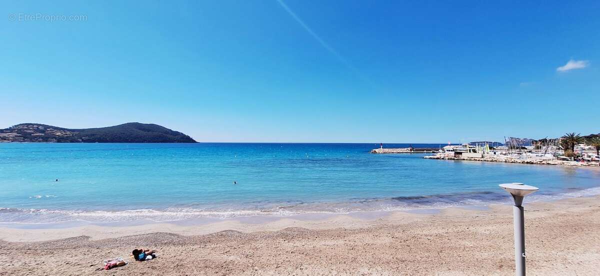 Maison à SAINT-CYR-SUR-MER