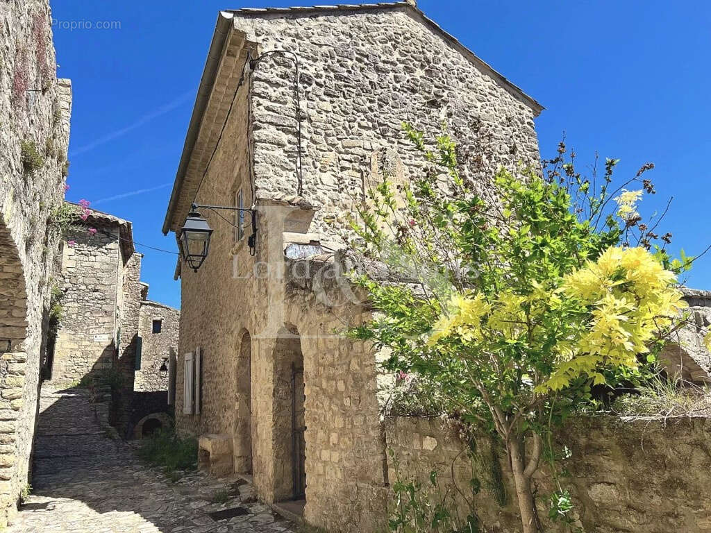 Maison à VAISON-LA-ROMAINE