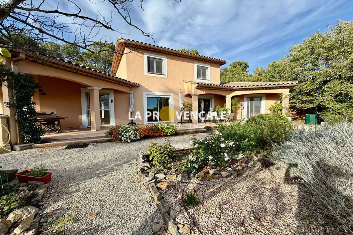 Maison à SAINT-MAXIMIN-LA-SAINTE-BAUME
