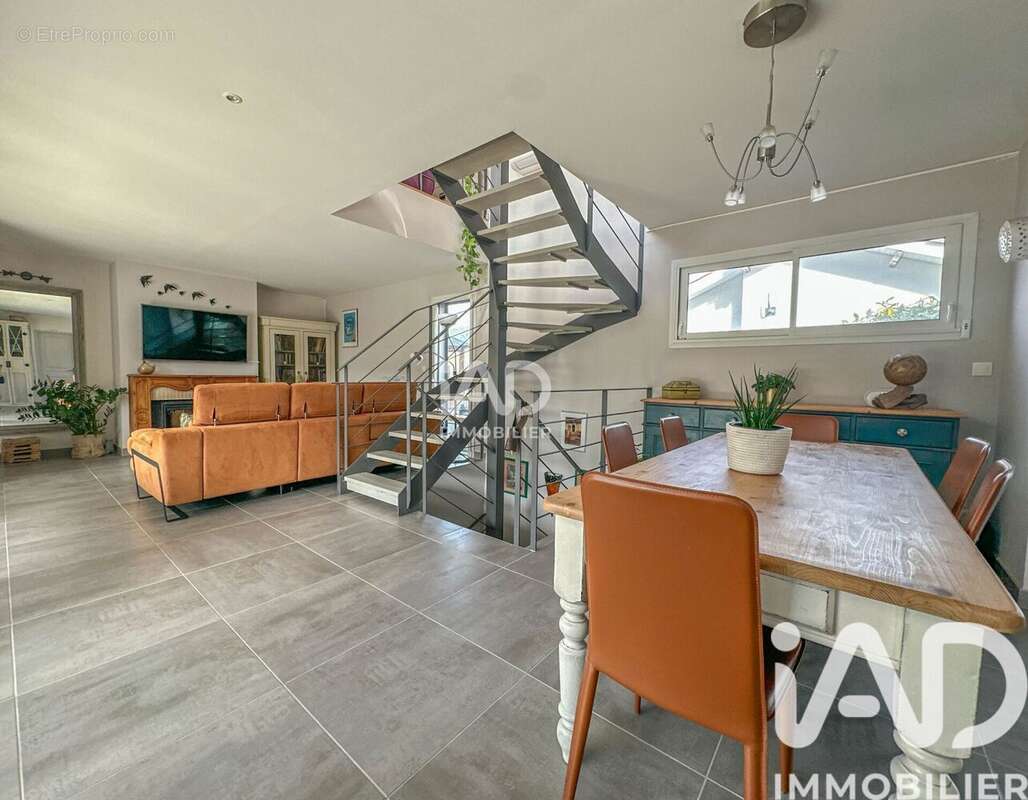 Photo 2 - Maison à SAINT-MEDARD-EN-JALLES