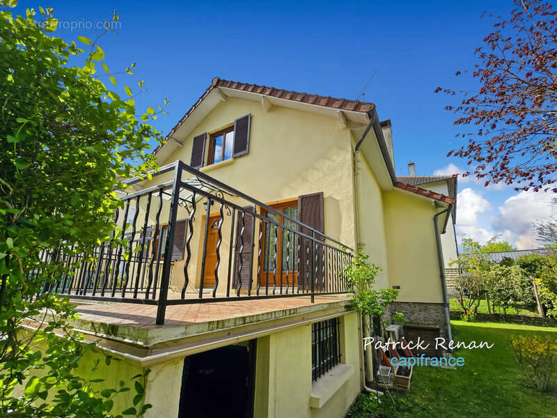 Maison à SAINT-CYR-L'ECOLE