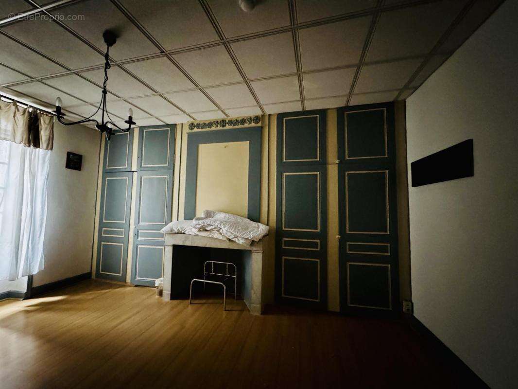 Commerce à BOURG-SAINT-ANDEOL