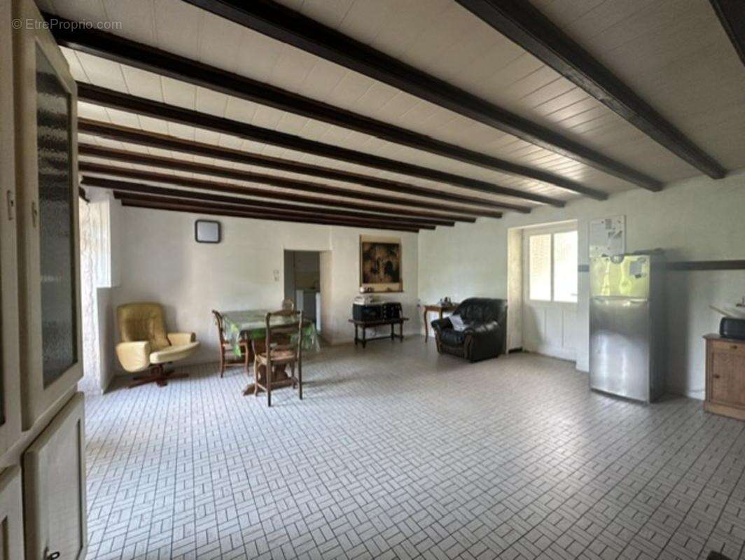 Aubigny-Les Clouzeaux, maison en pierre 212 m² charme champêtre avec env. 5900 m² de parc - photo 3