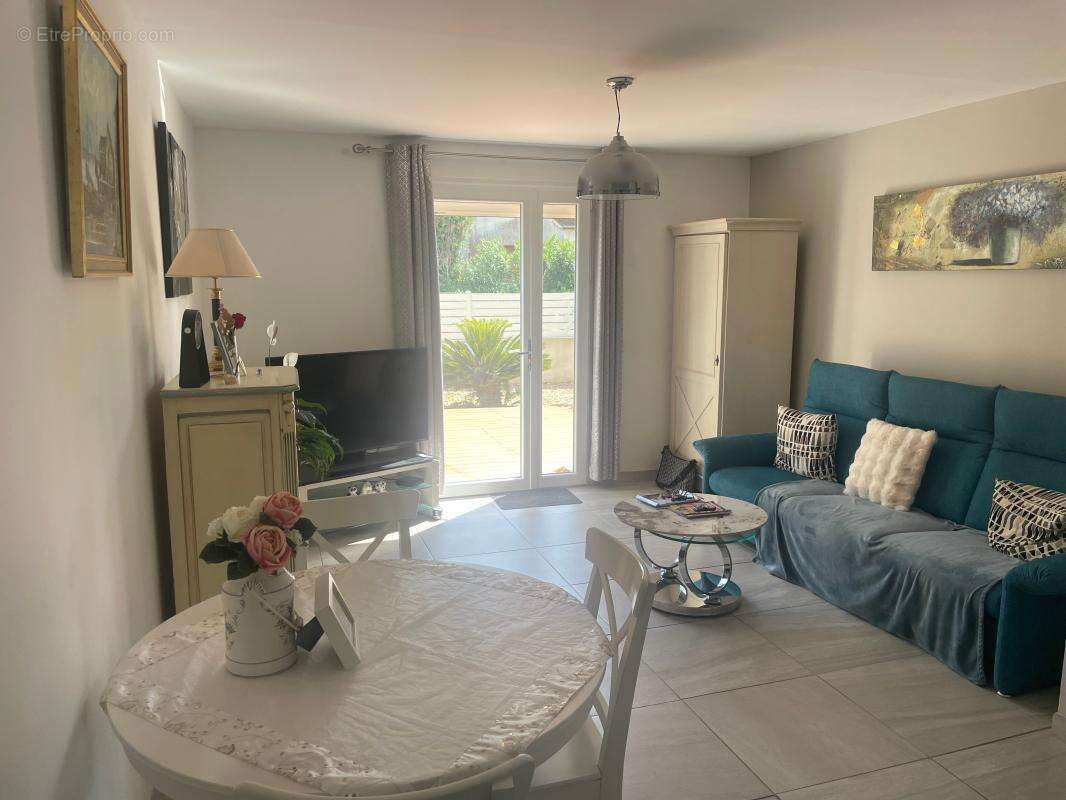 Appartement à SIX-FOURS-LES-PLAGES