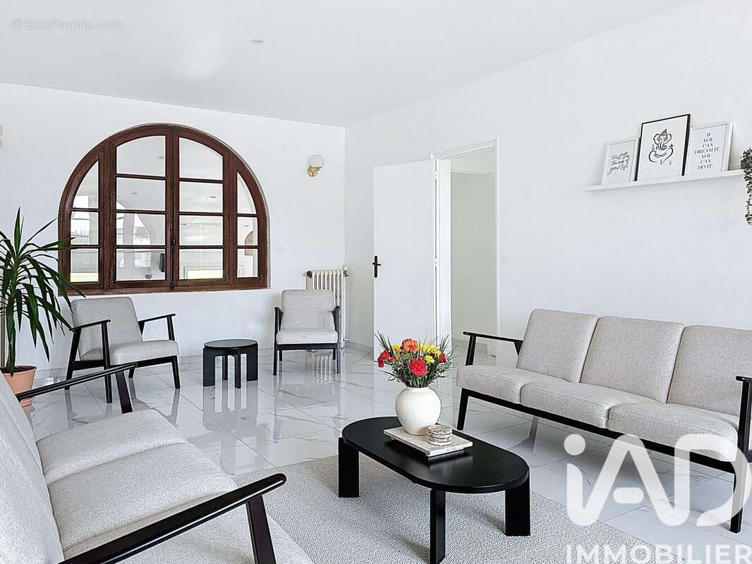 Photo 2 - Maison à SAINT-VALERIEN