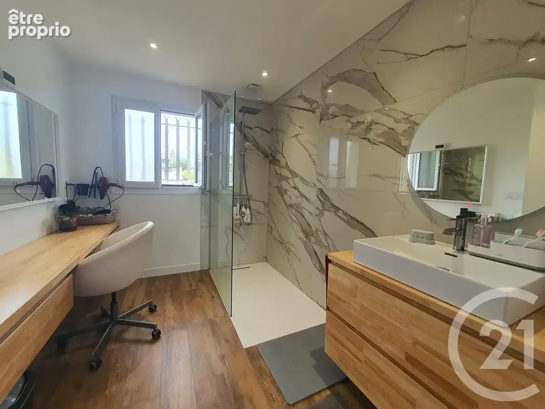 Maison 215 m² à Lisle-Sur-Tarn  - photo 10
