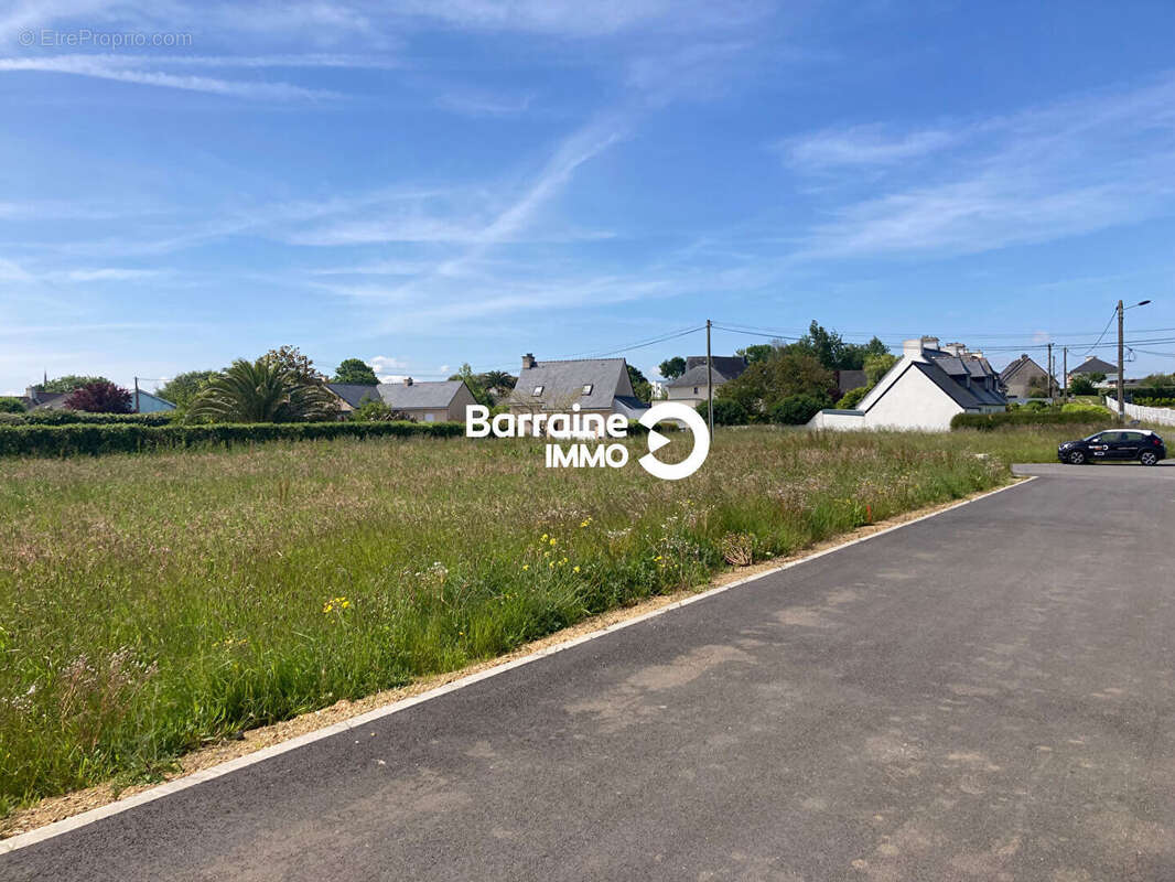 Terrain à PLOUGOULM