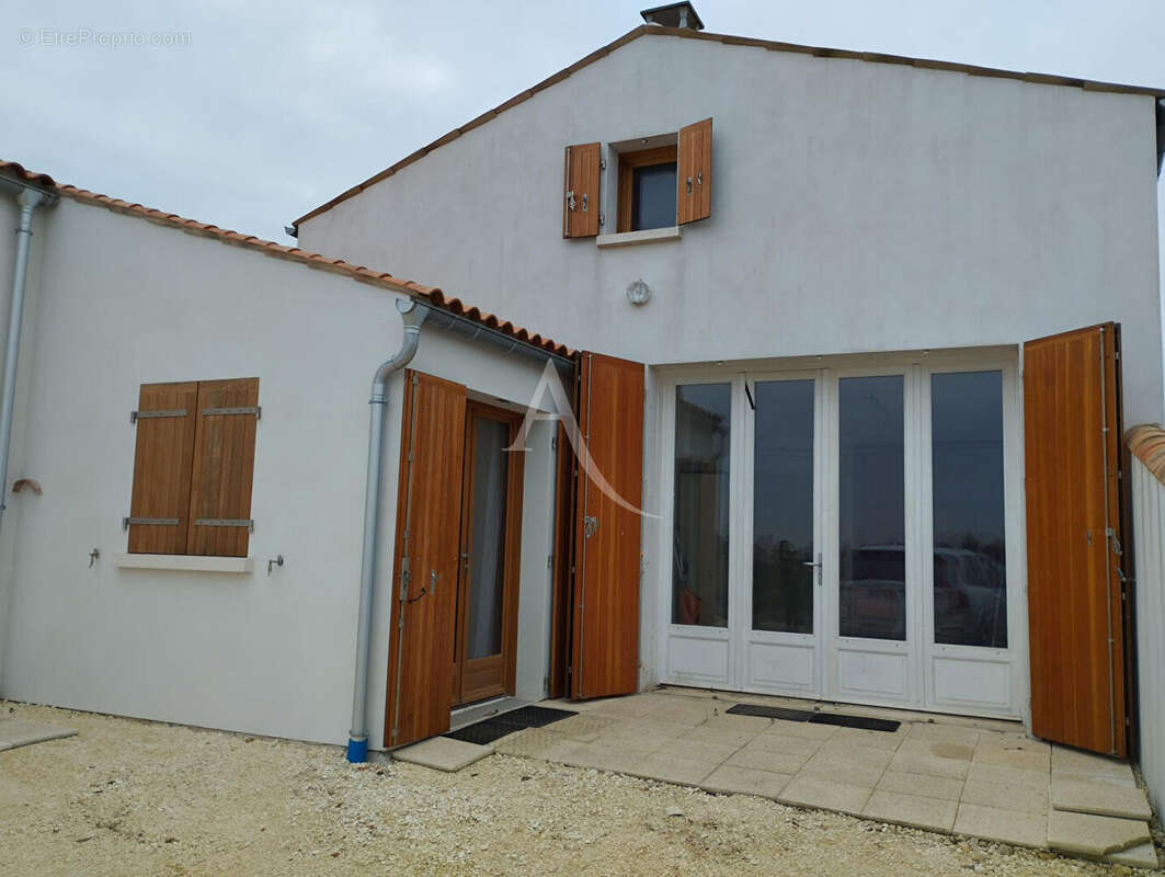 Maison à PORT-DES-BARQUES