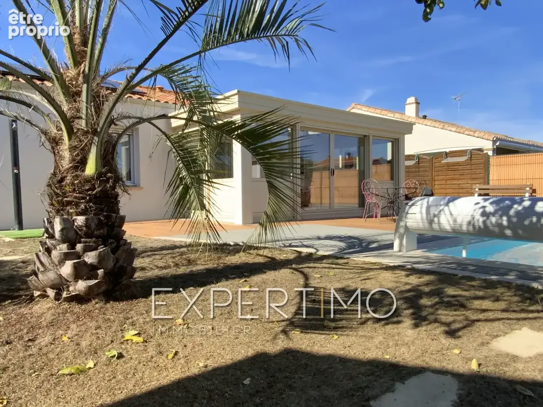 Maison indépendante de plain-pied, T5 de 98 m2, trois chambres, véranda, piscine. Proche commerces et plages - photo 18