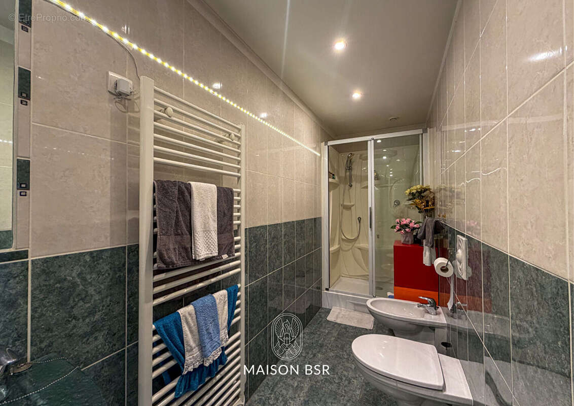 Longère de caractère - 323 m² habitables avec piscine - photo 14