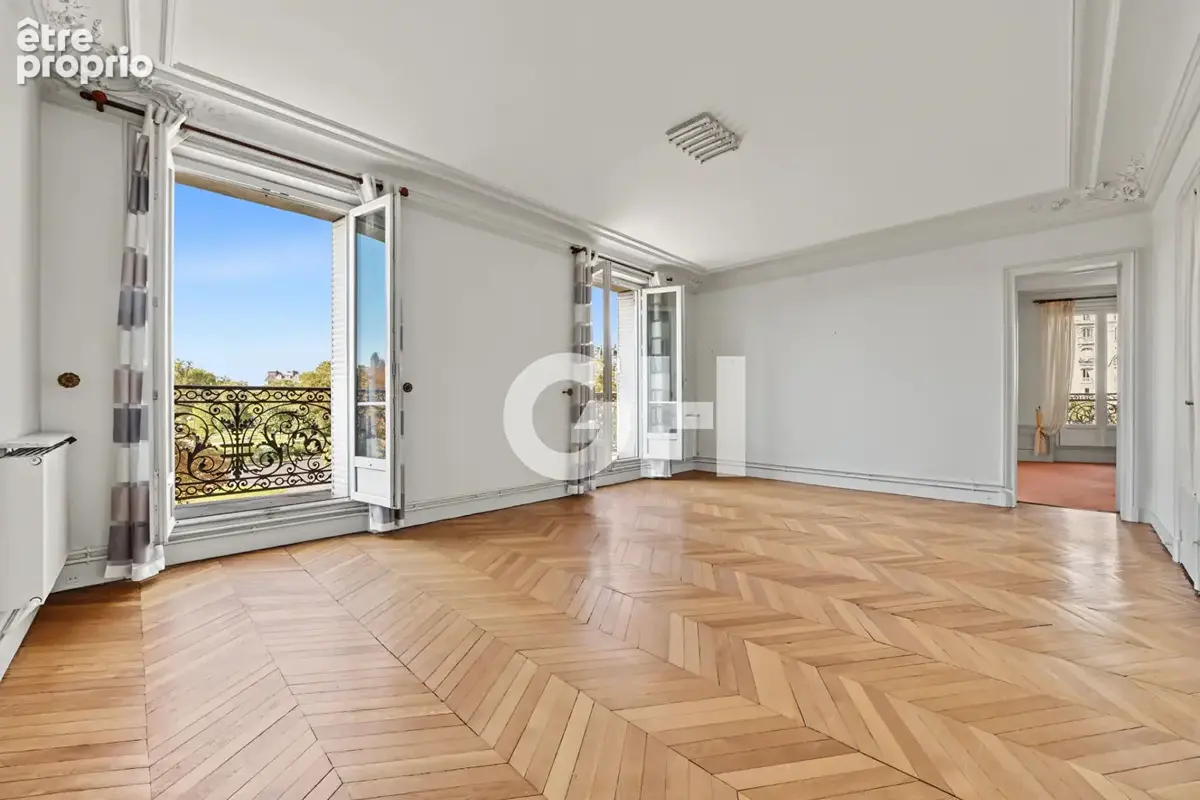 Place de la Nation : appartement familial de 3 chambres avec balcon - photo 2