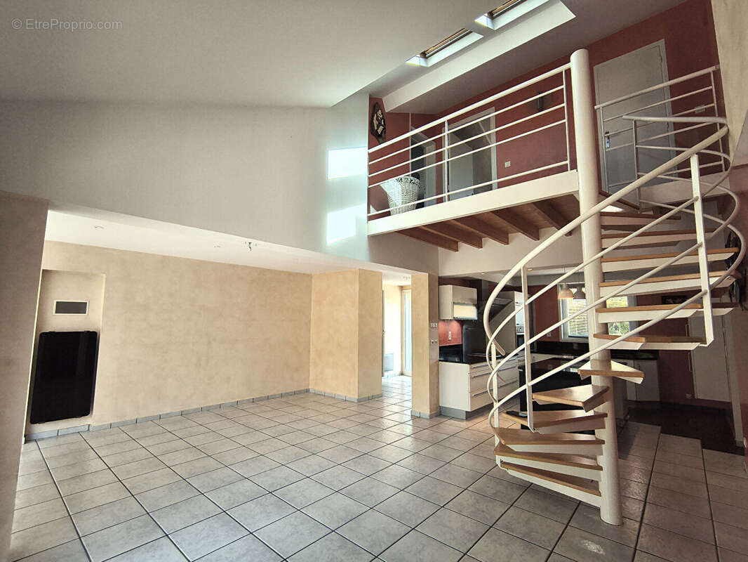 Maison Tallende 9 pièce(s) 192.09 m2 - photo 3
